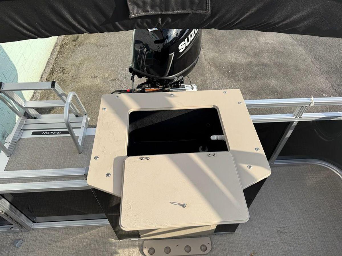 2025 Avalon VTX 19' Quad Fish