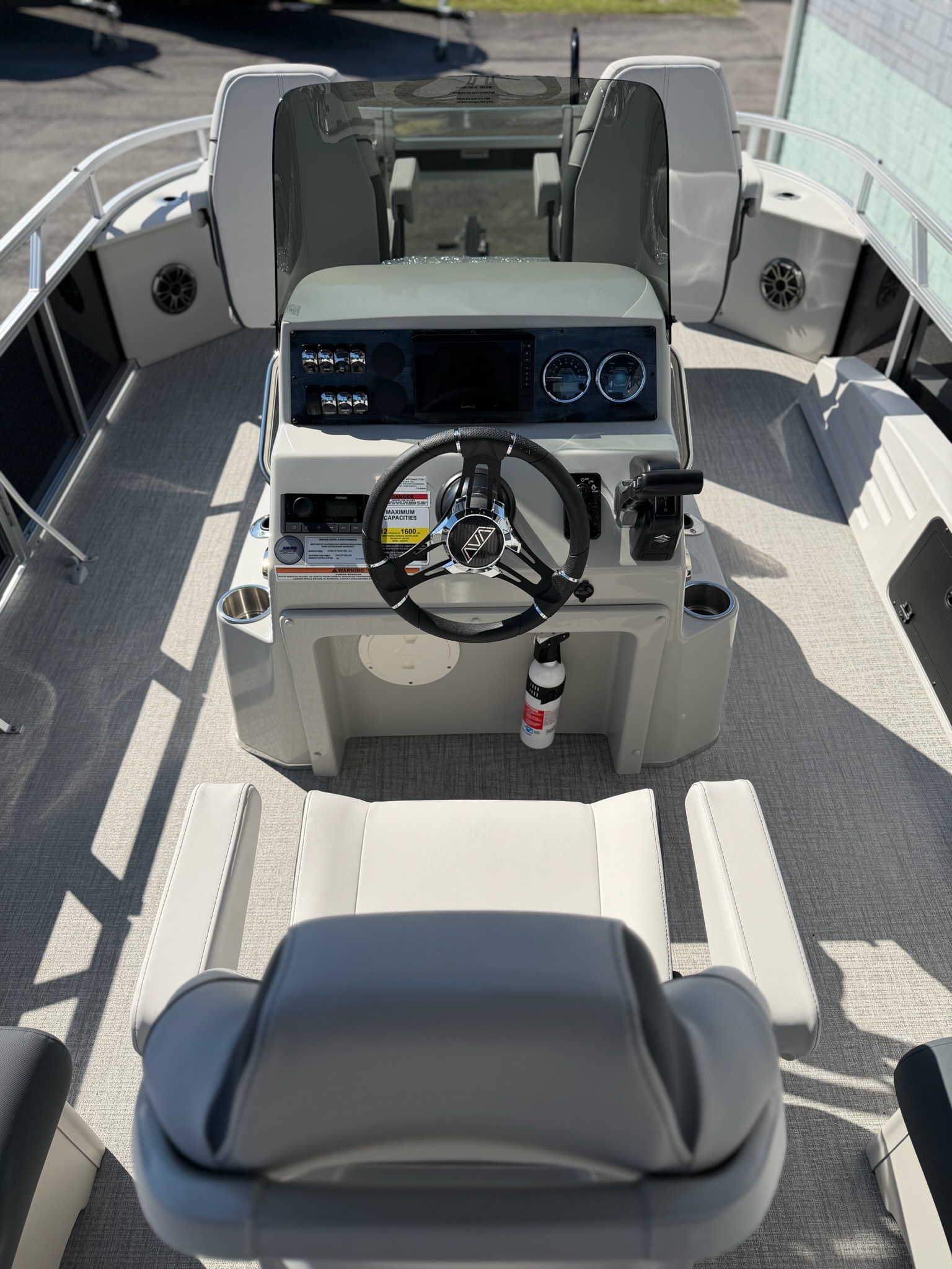 2027 AVALON 2385 VENTURE 85 CENTER FISH