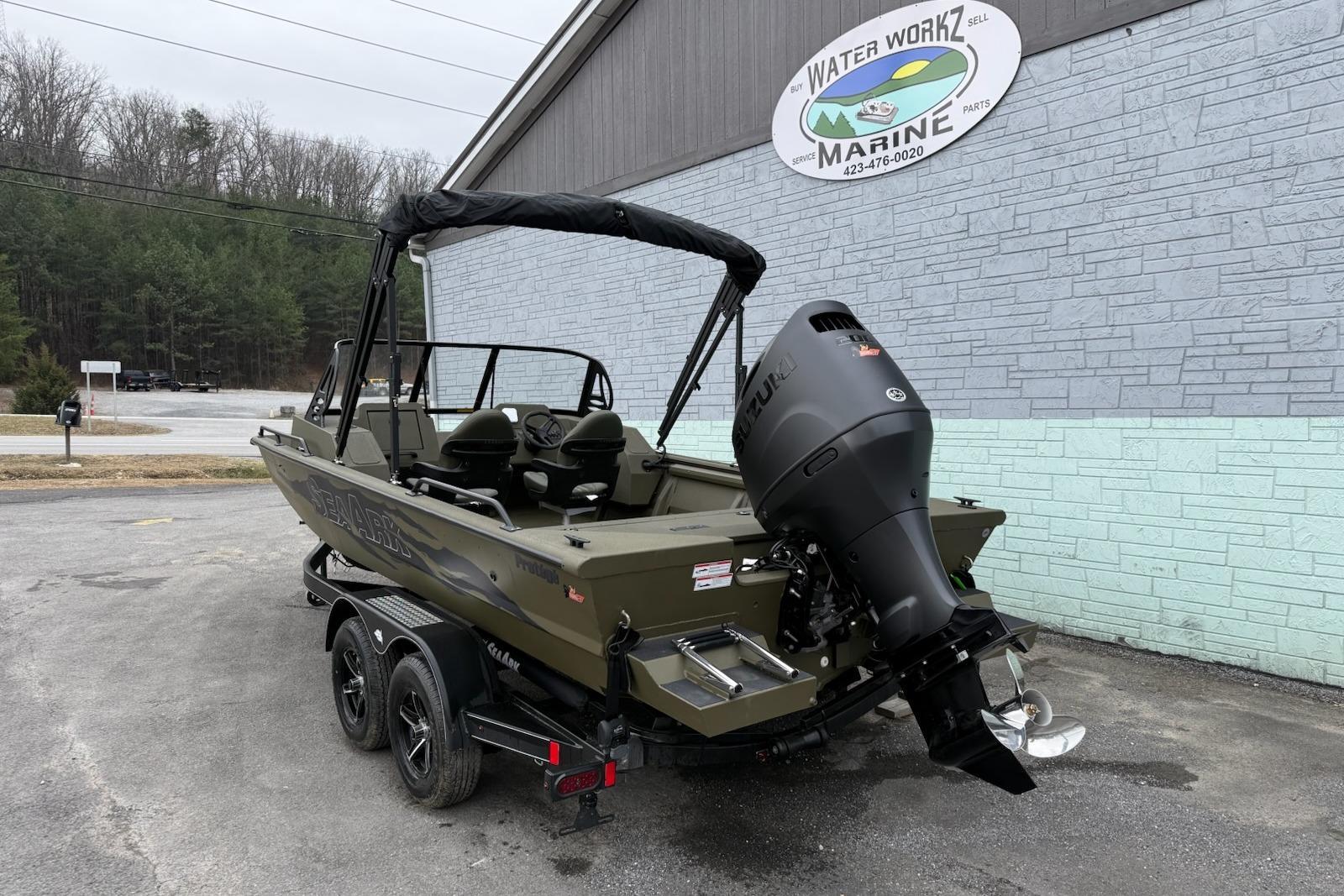 New 2025 Avalon VTX Quad Fish, Cleveland - Boat Trader