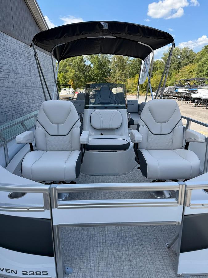 2027 AVALON 2385 VENTURE 85 CENTER FISH