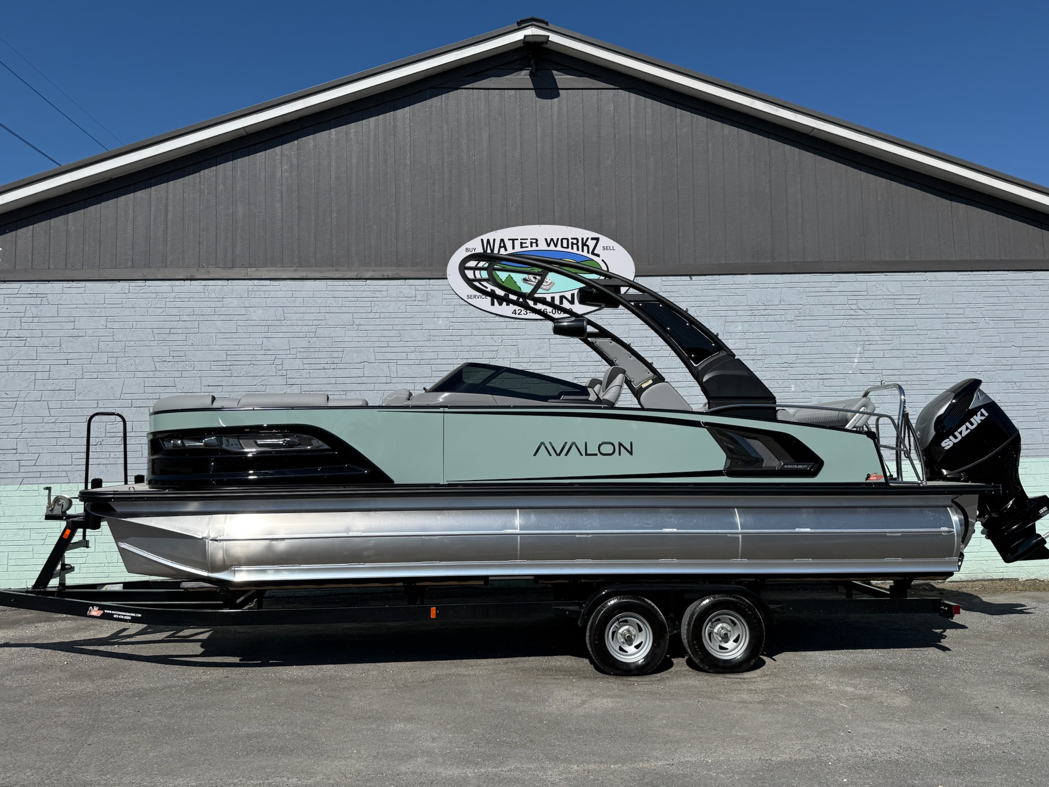 New 2026 Avalon 2585 EXCALIBUR LTD FLEX LOUNGE WINDSHIELD