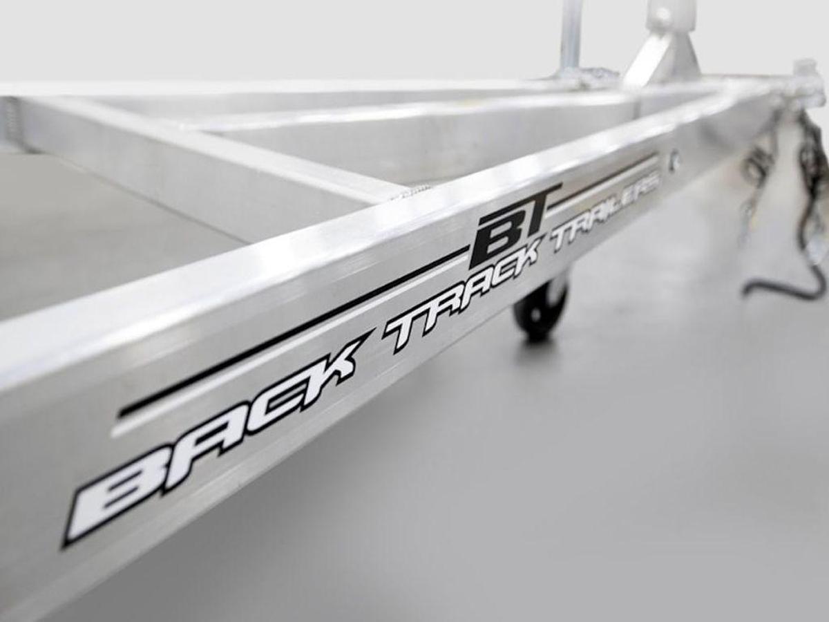 2025 Xpress Boats AWHD18 Base