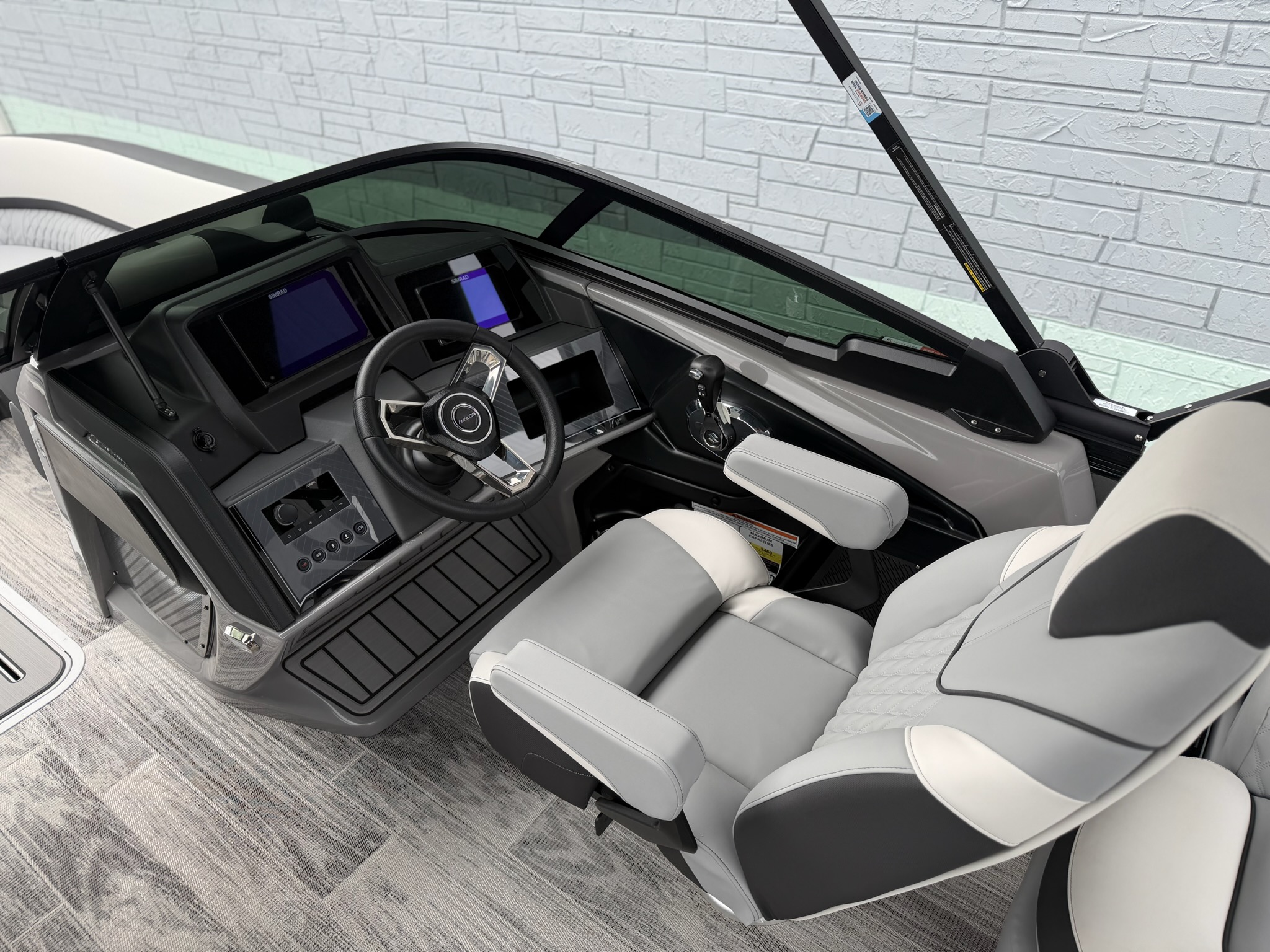2027 AVALON CATALINA 2585 ELITE WINDSHIELD
