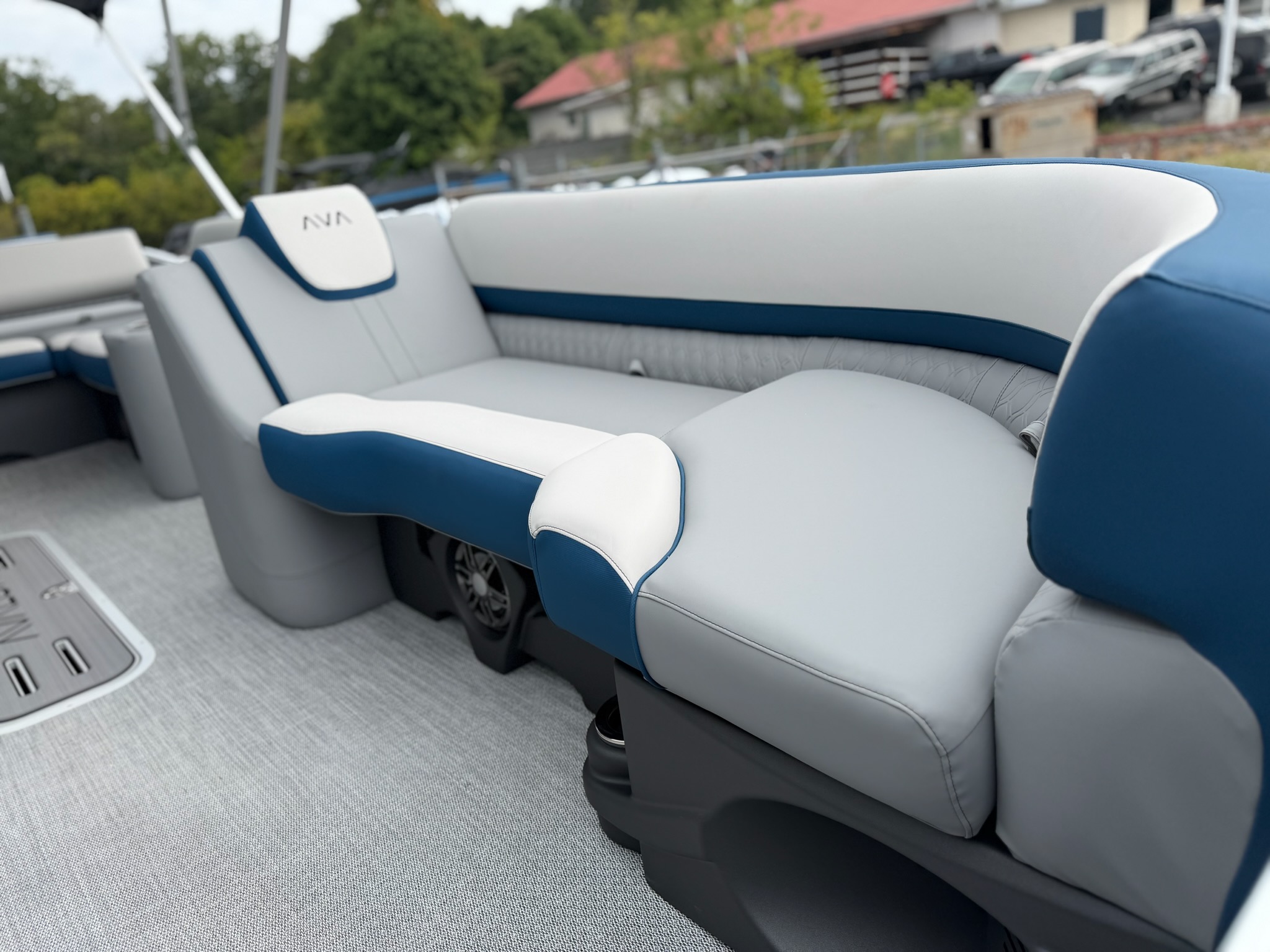 Used 2027 AVALON 2385 CATALINA VRL