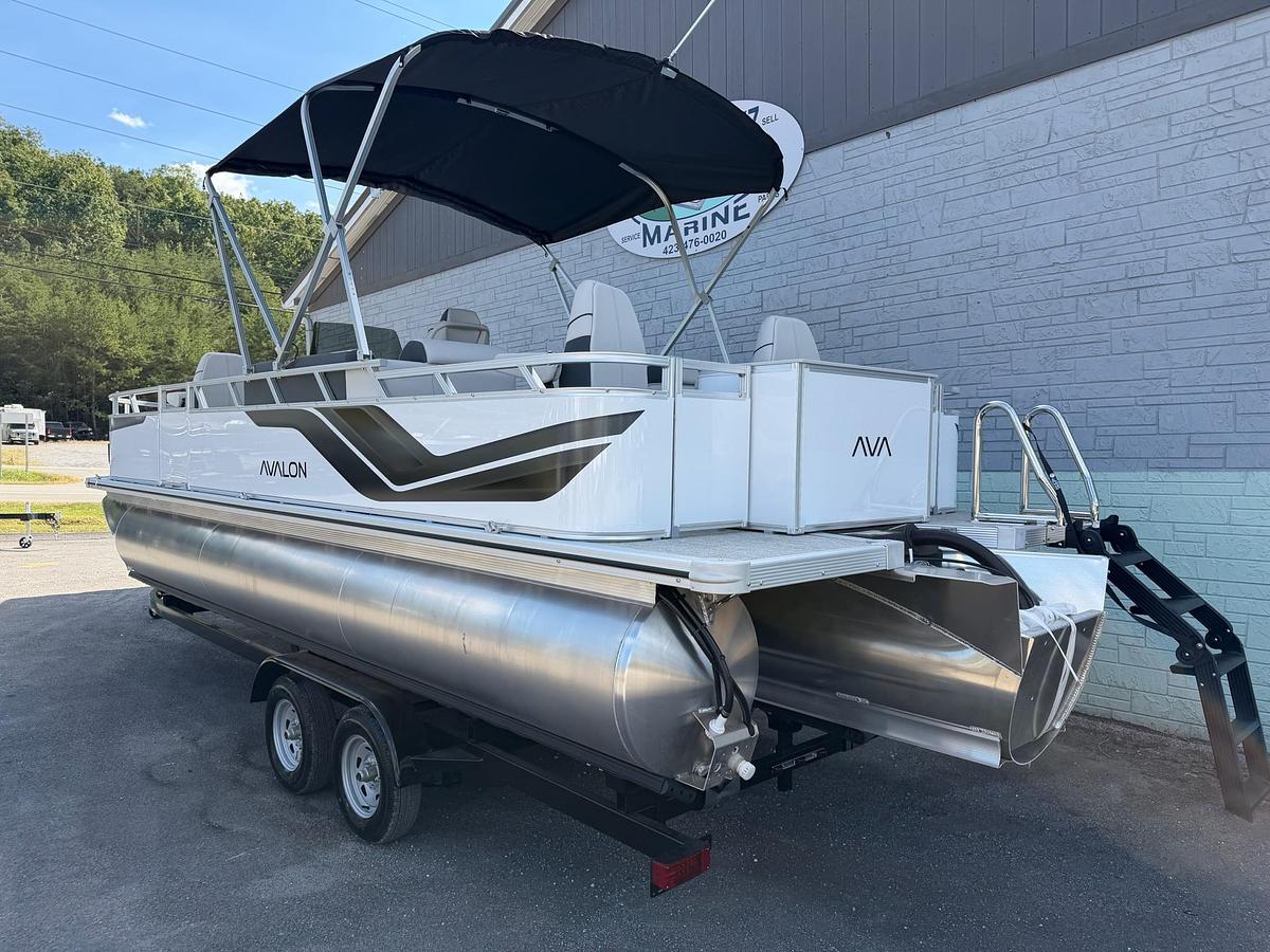 2027 AVALON 2385 VENTURE 85 CENTER FISH