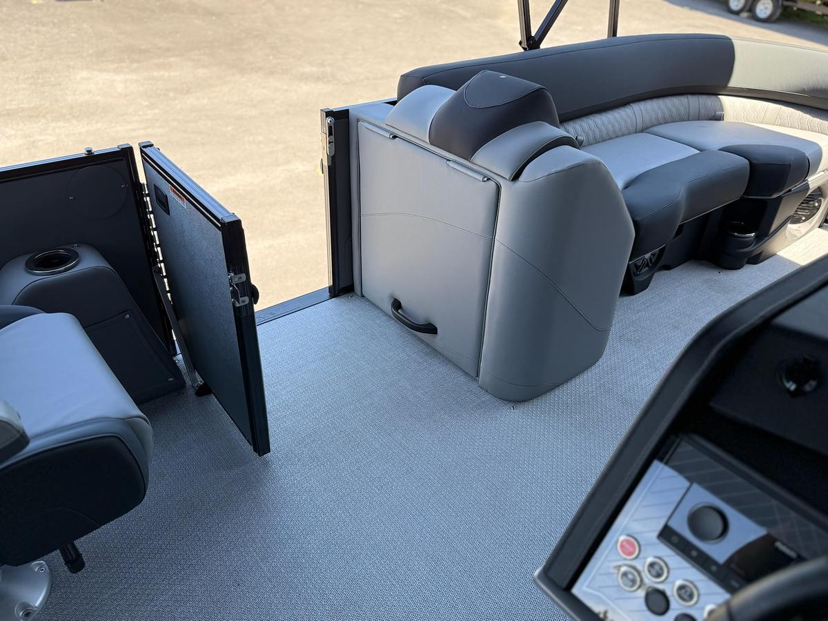 2026 AVALON 2585 CATALINA QUAD LOUNGER