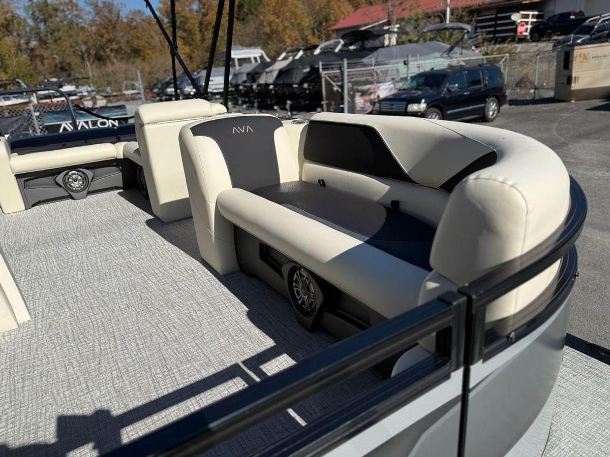 2026 Avalon Venture 85 VRB