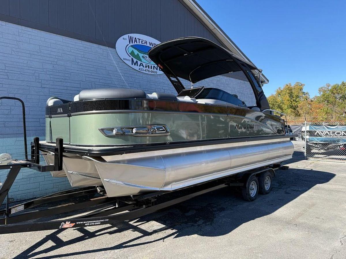 2026 Avalon 2385 Catalina QLS Windshield