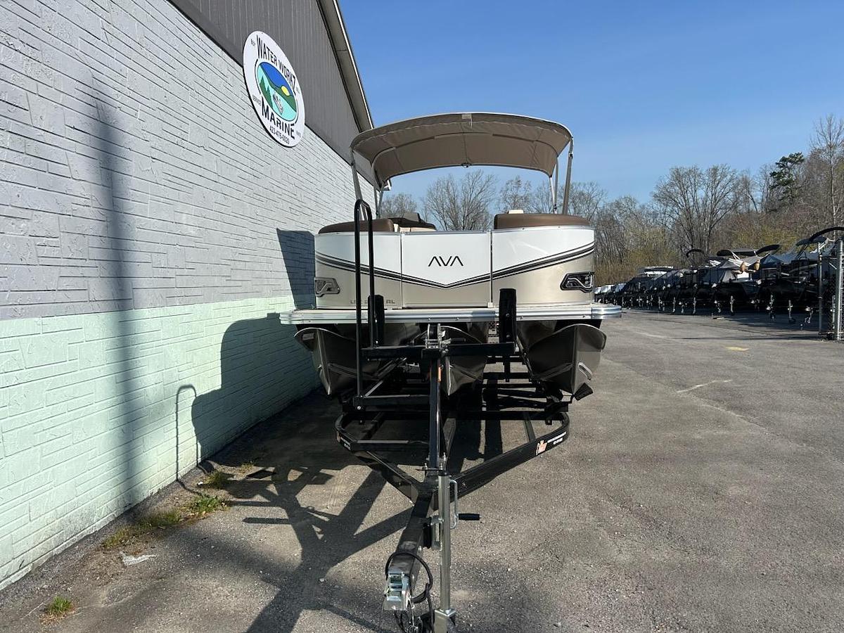 2025 Avalon 2385 LSZ Rear Lounger