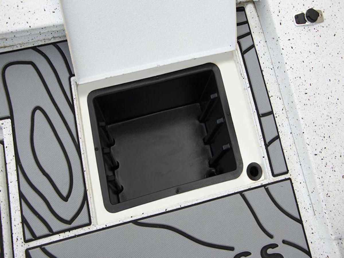 2025 Xpress Boats X23B LOUNGE DUAL Base