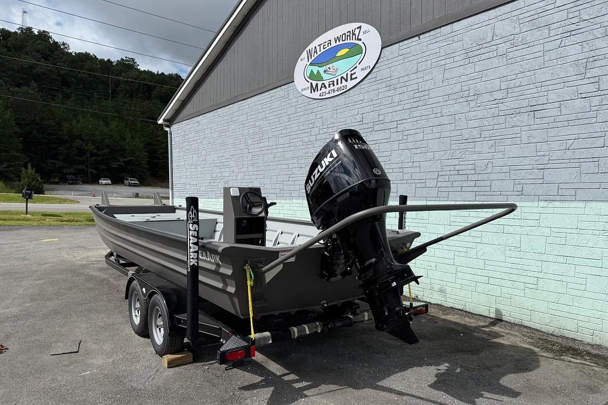 2025 SeaArk 2472 Workhorse