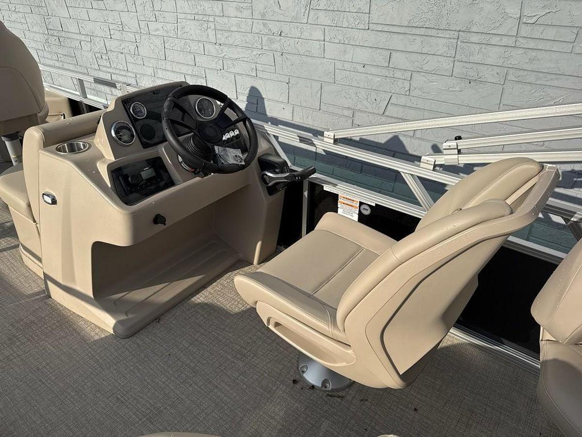 2025 Avalon VTX 19' Quad Fish