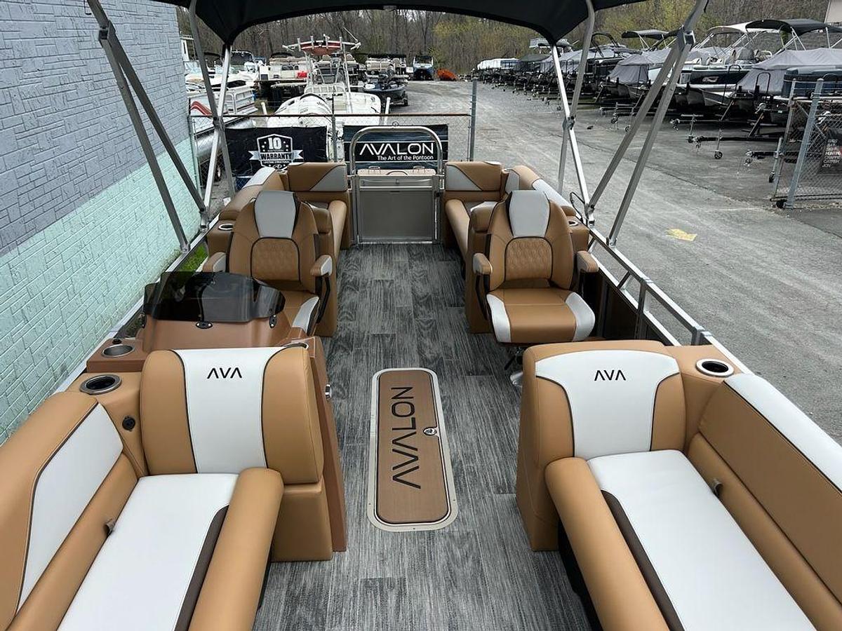 2025 Avalon Venture 2380 Quad Lounger