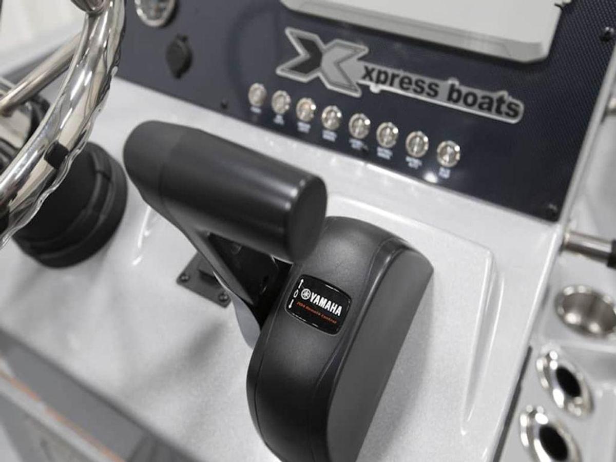 2025 Xpress Boats H22B Base