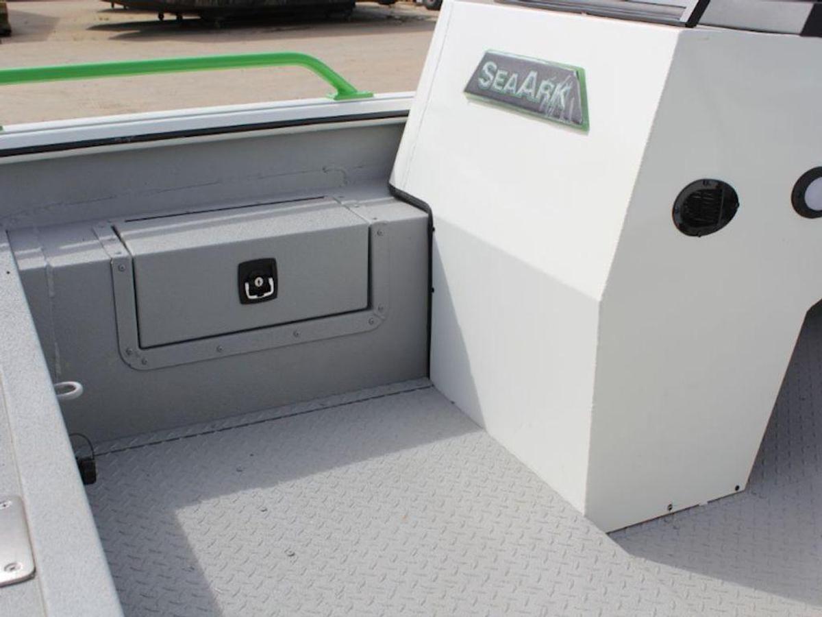 2025 SeaArk ProCat 240 Base