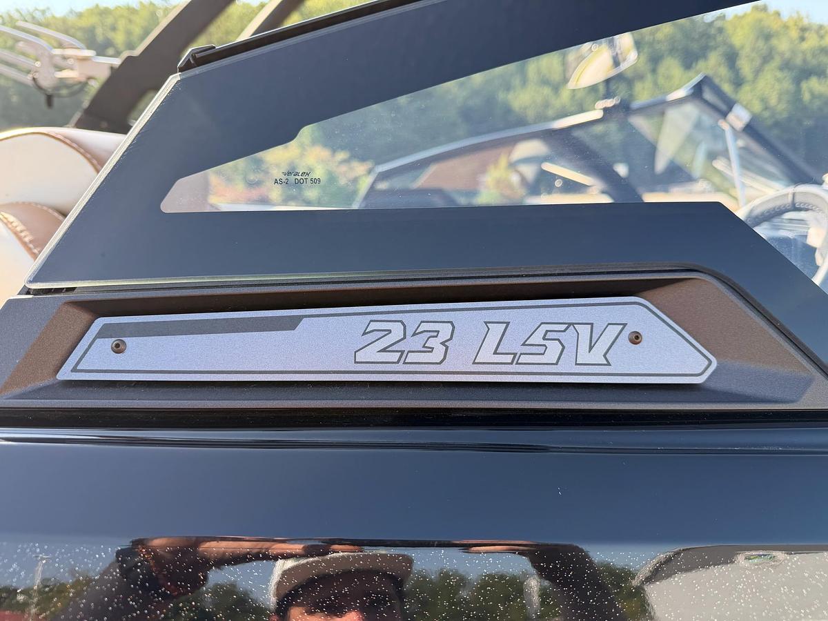 Used 2020 Malibu Wakesetter 23LSV