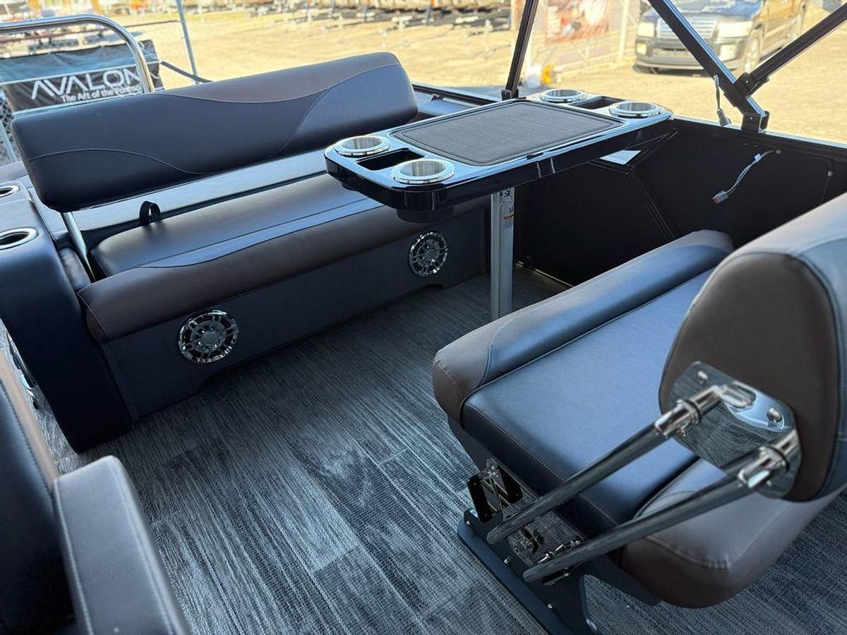 2026 Avalon 2585 LSZ Entertainer