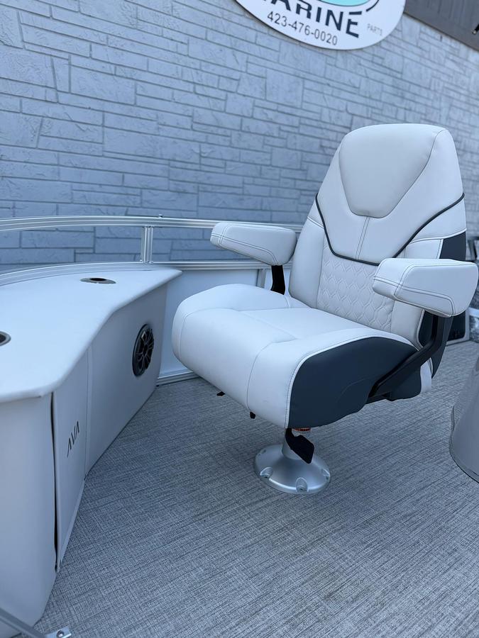 2027 AVALON 2385 VENTURE 85 CENTER FISH