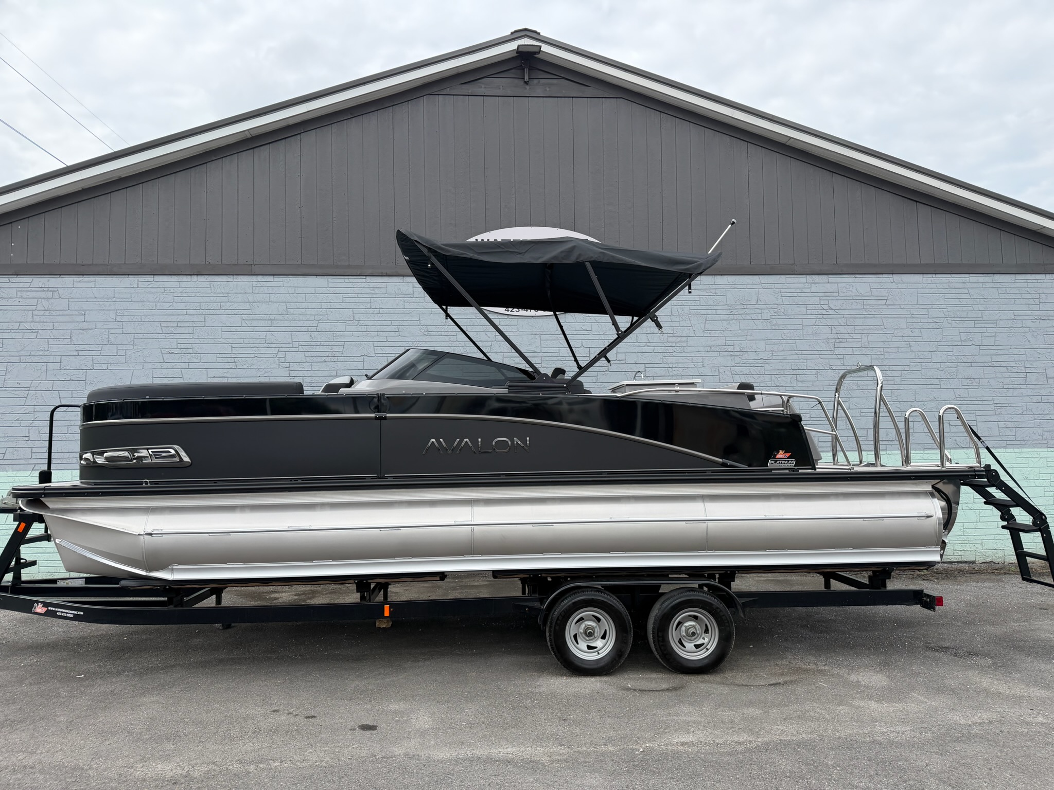 2027 AVALON CATALINA 2585 ELITE WINDSHIELD