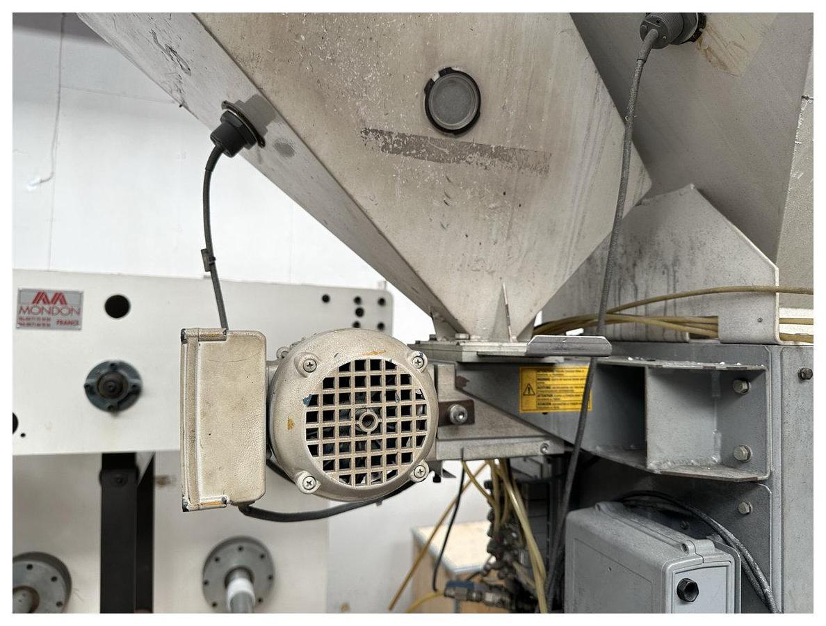 Used Piovan Model Mdw 1000/41 Gravimetric Blender. Additional side feeder station Year 2000