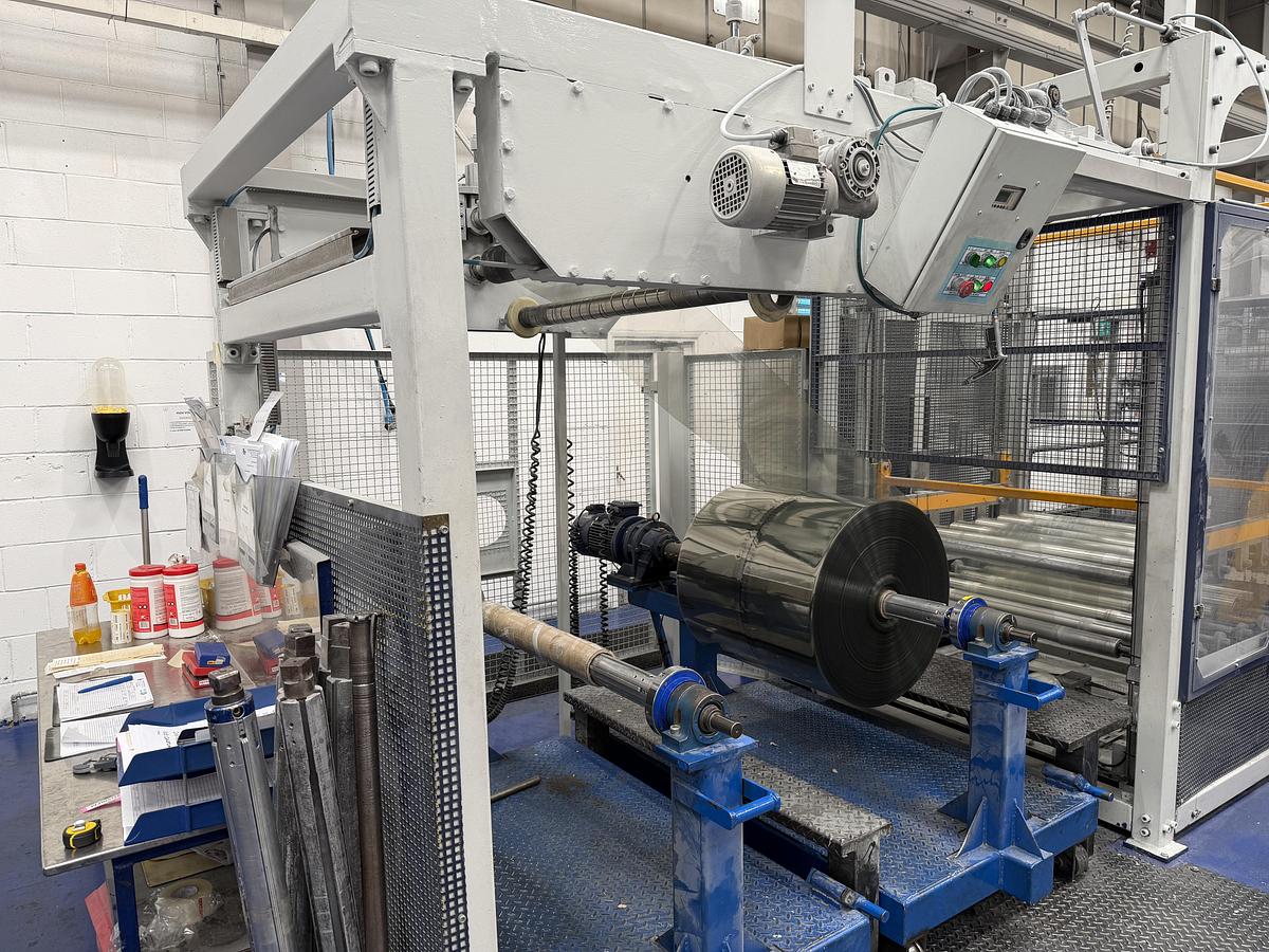 Used 1100mm wide Kentya coextrusion PET sheetlinewith 73mm twinscrew primary extruder, triple vented. 90kw AC motor, screen changer, gear pump 1100mm die, 3 roll stack, haul off, silicone bath, 2 state winder 2010