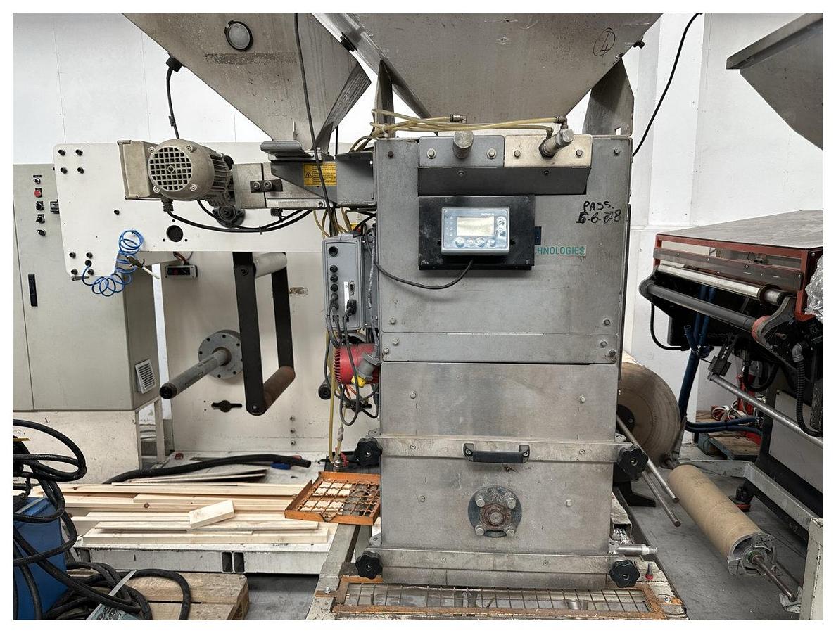 Used Piovan Model Mdw 1000/41 Gravimetric Blender. Additional side feeder station Year 2000