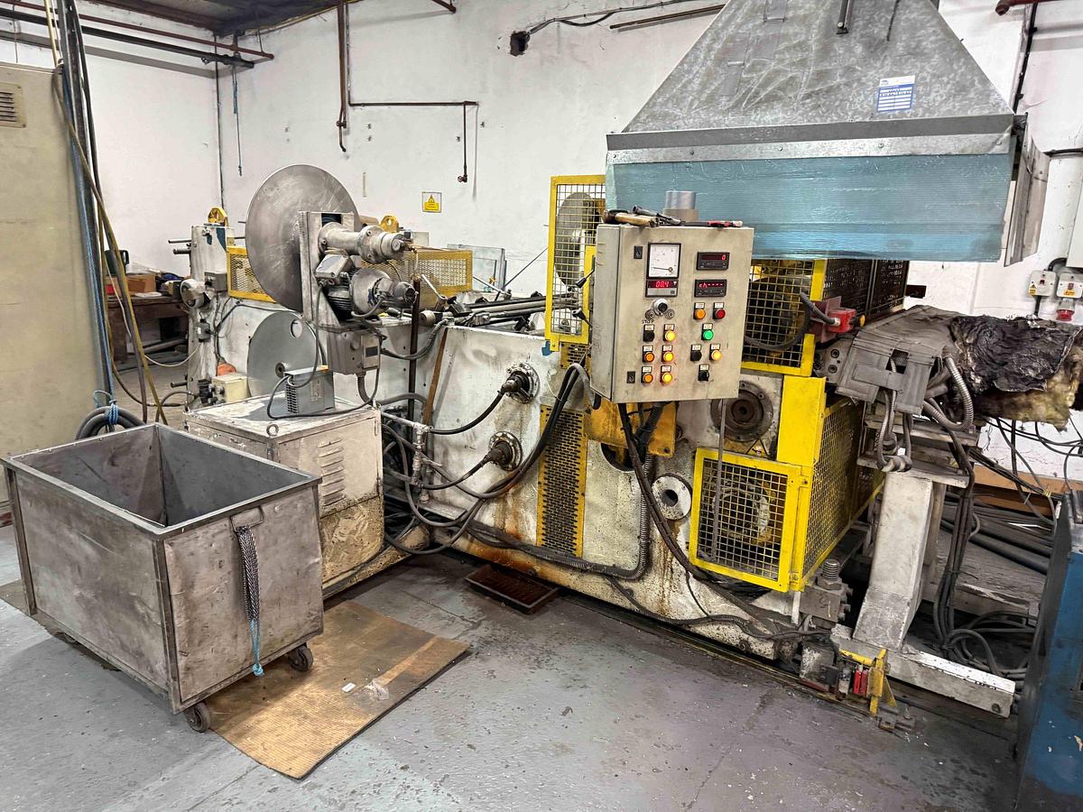 Used 1050mm  Welex Bandera sheet extrusion line. 90mm Welex extruder, vented 30D with gear pump. Flex die. 1050mm Bandera calender, haul off winder. 2000