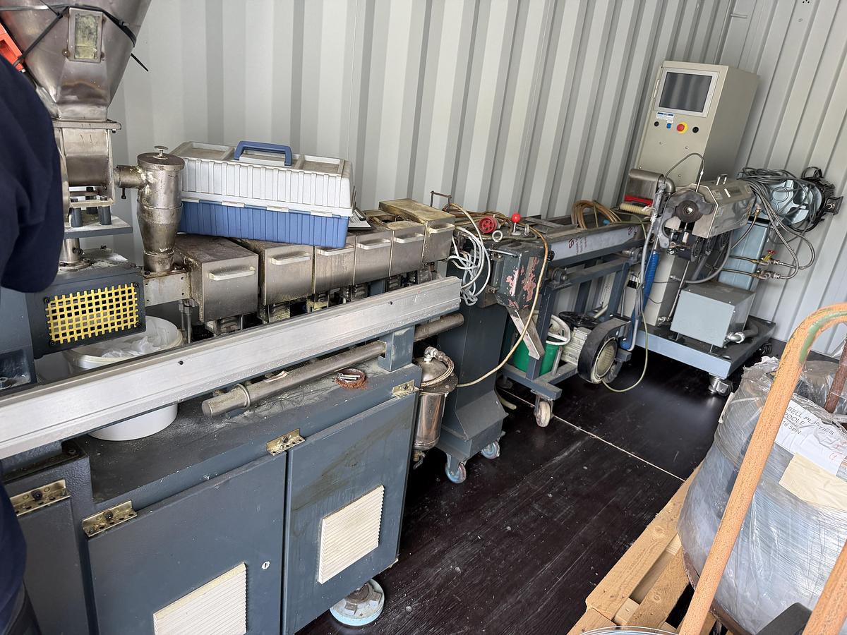 Used 20mm Useon twin screw lab pelletising line with water bath, air knife and pelletiser 2017