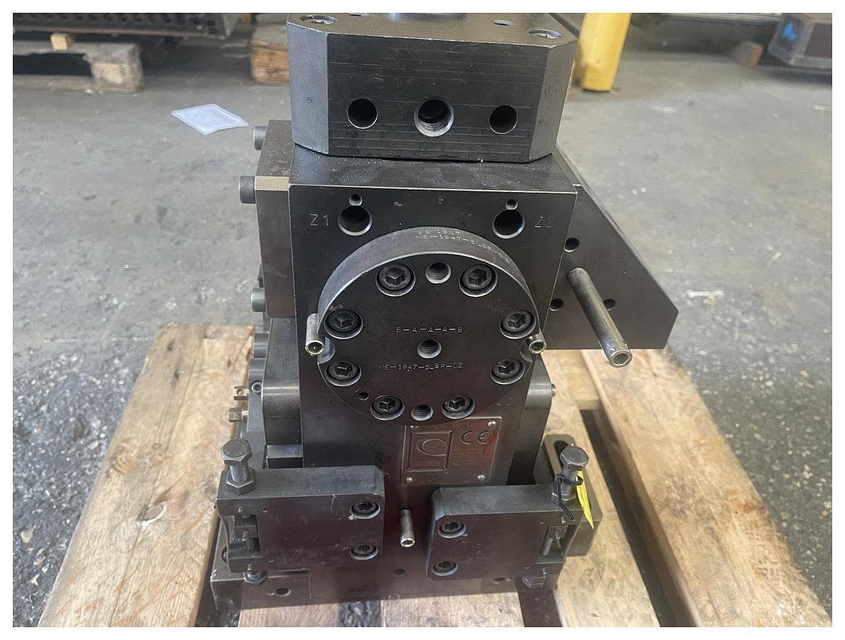 Used 5 layer variable vane Cloeren coextrusion feedblock  1998.  With BAAAB Insert. Opion of ABC and other configurations.