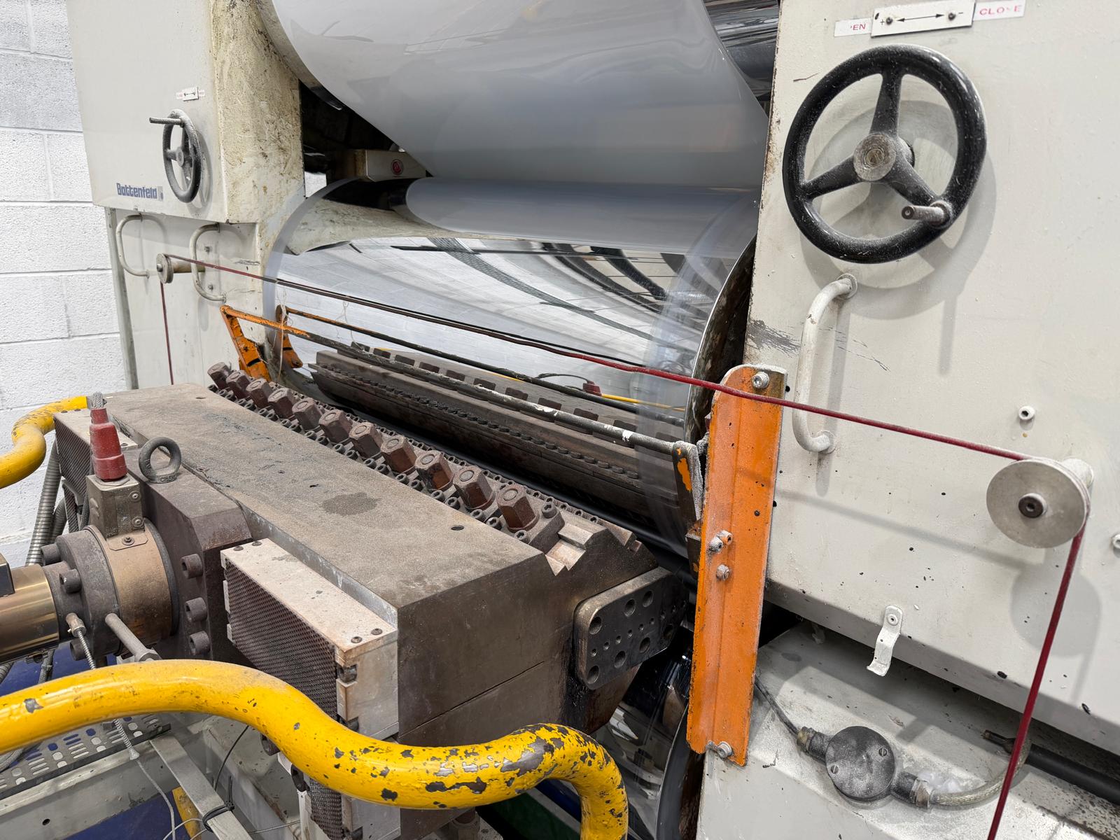 Used 1000mm wide Battenfeld sheet extrusion line. 120mm extruder, gear pump, 900mm die, 1000mm x 450mm stack, haul off 2 station winder.