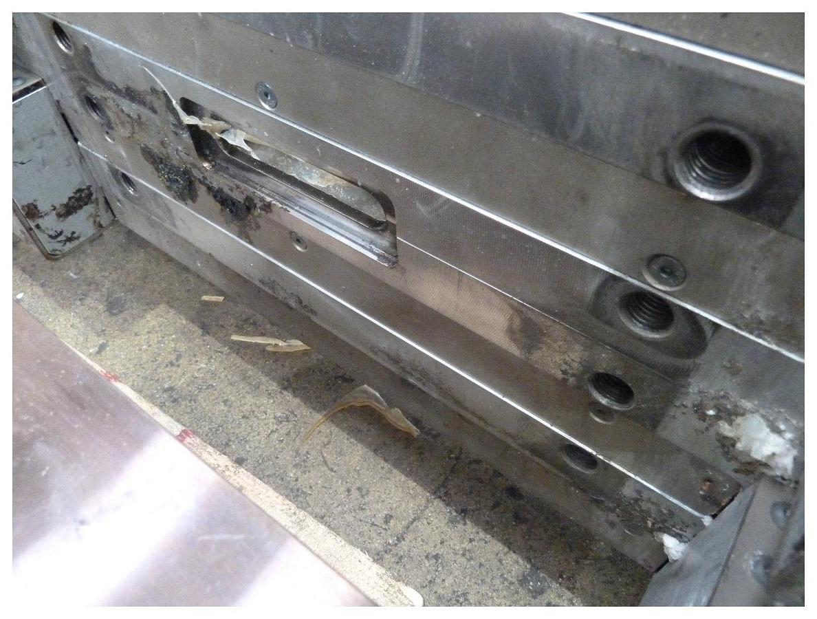 Used 1910mm Cloeren Epoch* III AutoGauge* 5.5 Extrusion Die