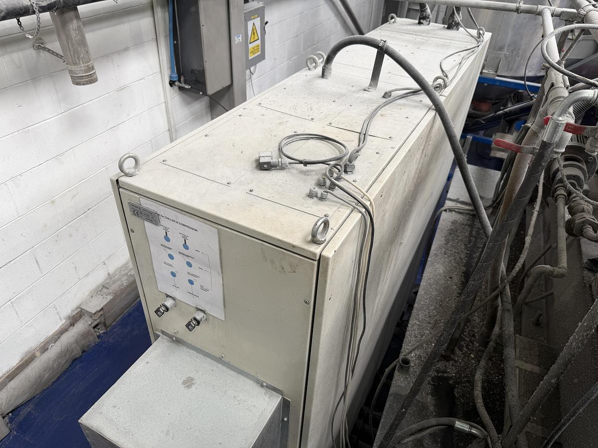 Used 1100mm wide Kentya coextrusion PET sheetlinewith 73mm twinscrew primary extruder, triple vented. 90kw AC motor, screen changer, gear pump 1100mm die, 3 roll stack, haul off, silicone bath, 2 state winder 2010