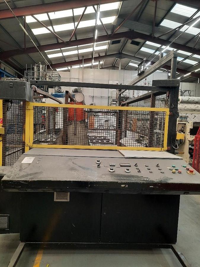 Used 1500mm Wide Omipa Cross Cut Travelling Saw 1995