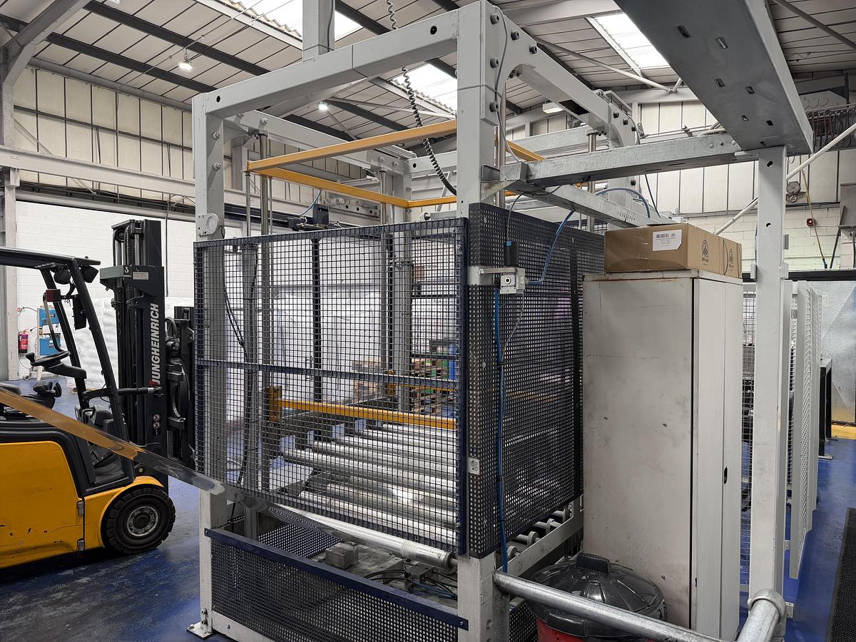 Used 1100mm wide Kentya coextrusion PET sheetlinewith 73mm twinscrew primary extruder, triple vented. 90kw AC motor, screen changer, gear pump 1100mm die, 3 roll stack, haul off, silicone bath, 2 state winder 2010