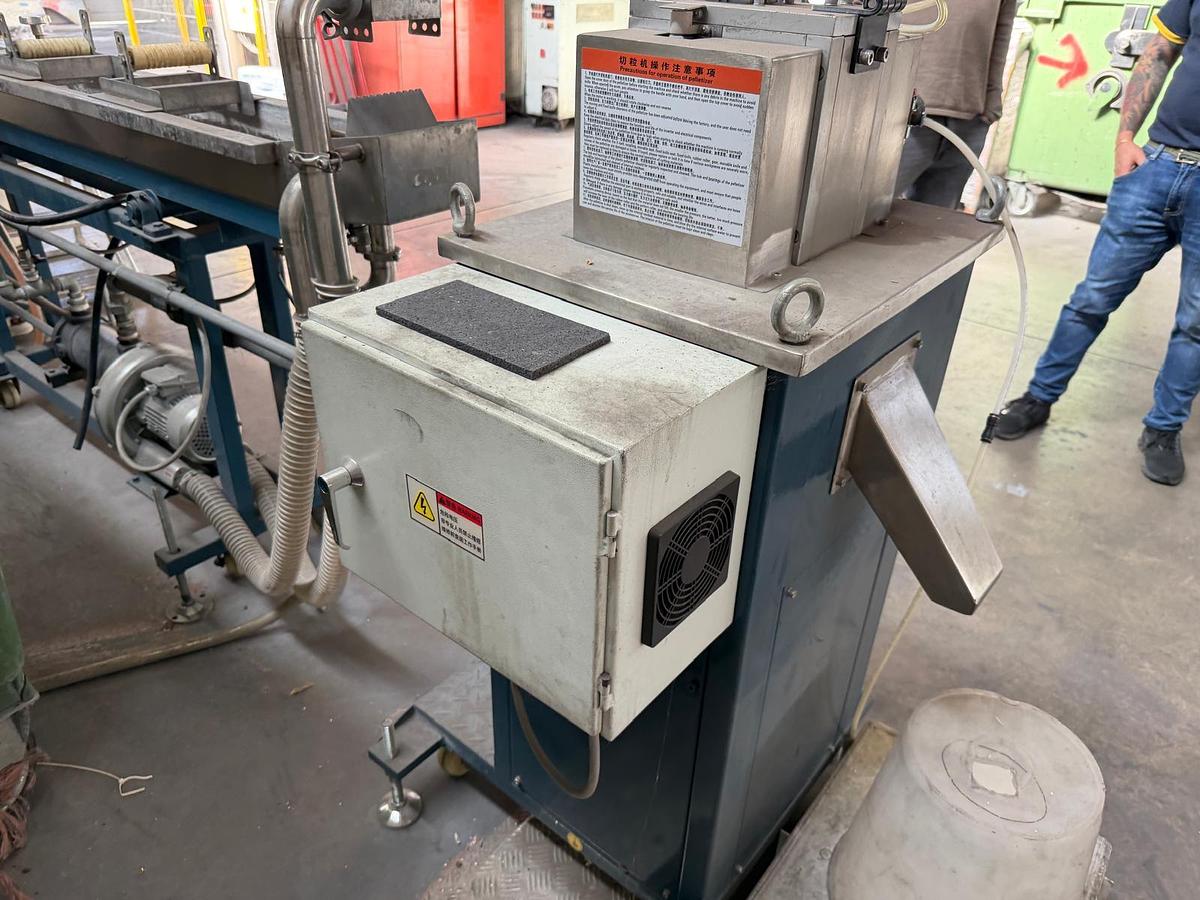Used 22mm Nanjing lab twin screw co rotating compounding extrusion line 2024 40:1 10kw motor 600rpm