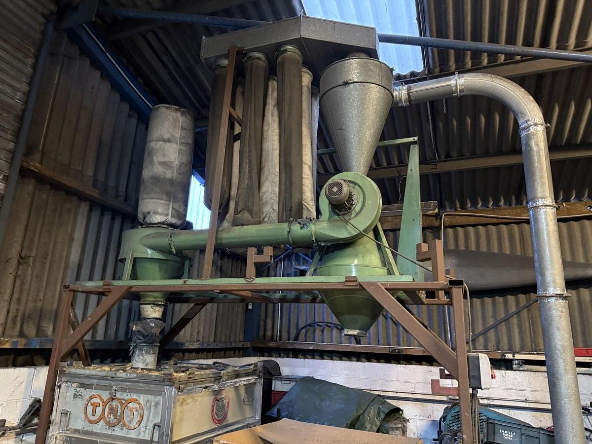 Used 900mm X 600mm Rapid Model 6090-KU With Fan And Dual Station Cylone And Bag Stand 1999. 5 Blade Rotor. Soundproofed.