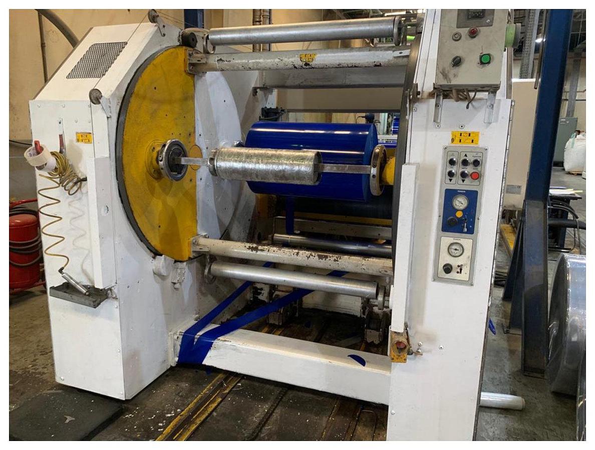 Used 1040mm Welex V-PET sheet extrusion line. 125mm ext with vac,s/changer, gear pump, 1040mm flex lip die, 300,600,600mm 3 roll stack, lam, scan, winder 2005