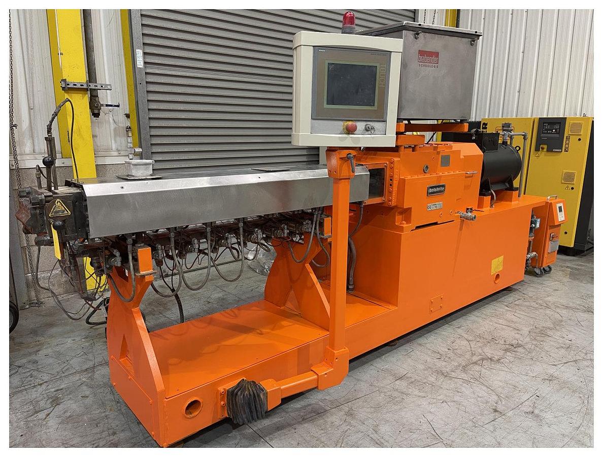 Used 40mm Leistritz model ZSE Maxx 40 twin screw compounding extruder. 36L/d Ratio. Single vent. 2011 Electrically heated barrel. Water cooling.