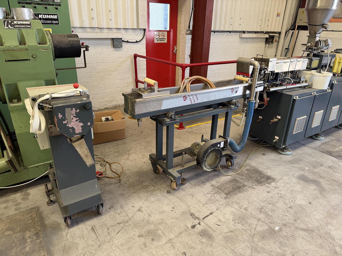 Used 20mm Useon twin screw lab pelletising line with water bath, air knife and pelletiser. 11kw ac motor 2017