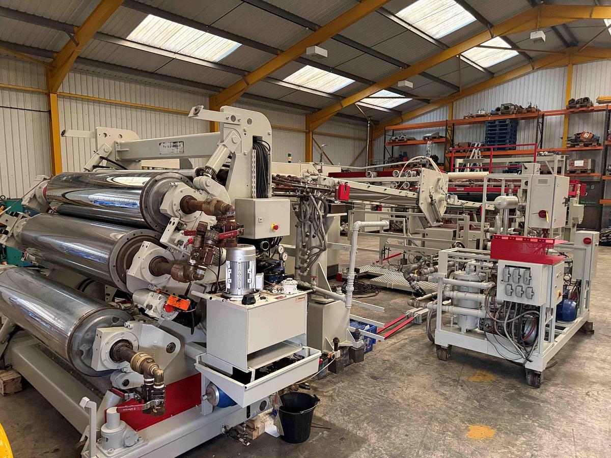 Used 1850mm wide Davis Standard high output sheet line with 175mm extruder, gear pump, die, 1850mm calender with pump group, haul off and guillotine.