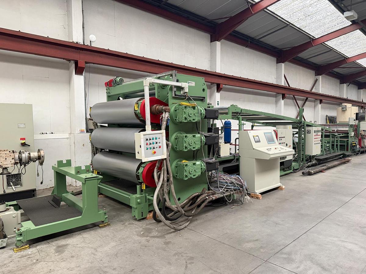 Used 1800mm wide SML Davis Standard coextrusion sheet line. 120/90mm extruders.