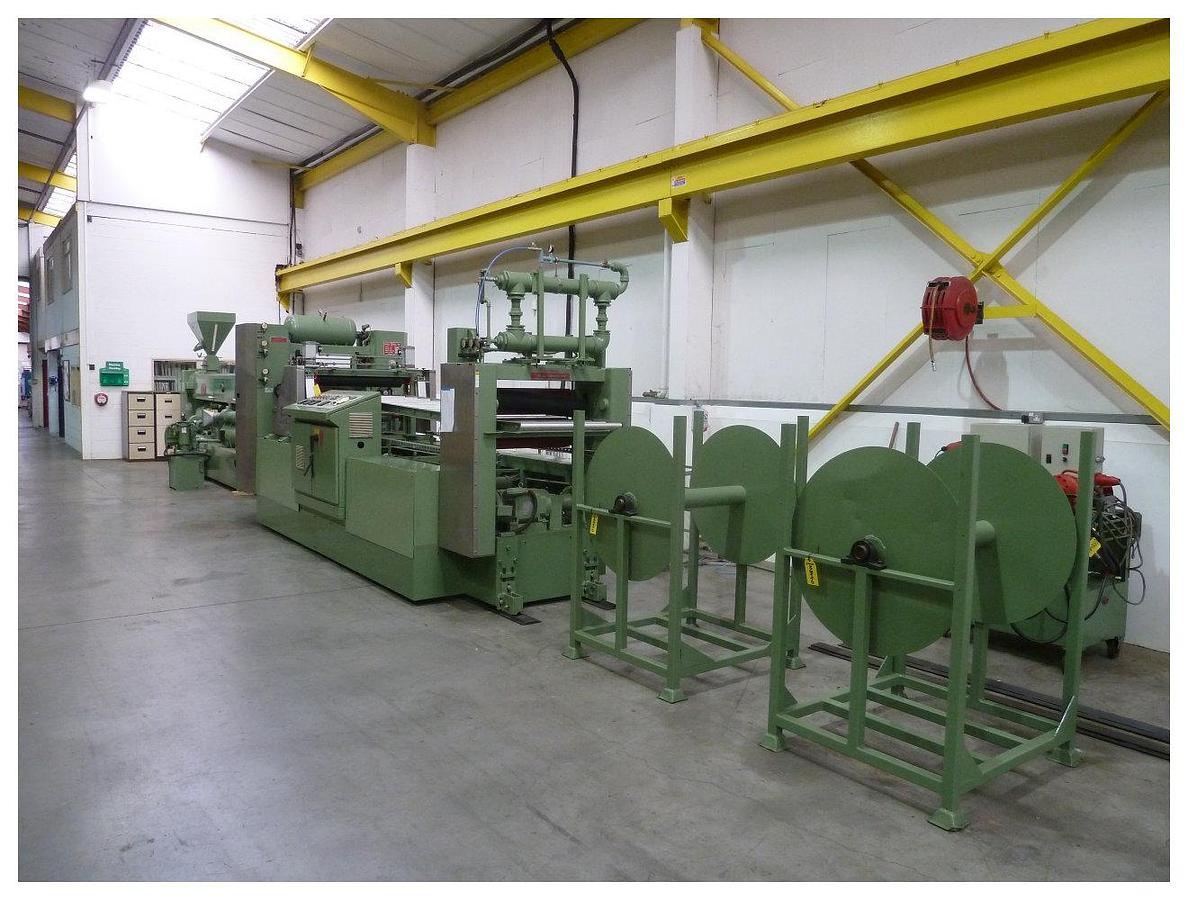 Used 890mm Welex sheet line 90mm extruder. Die  3 roll stack, haul off and Famco guillotine.