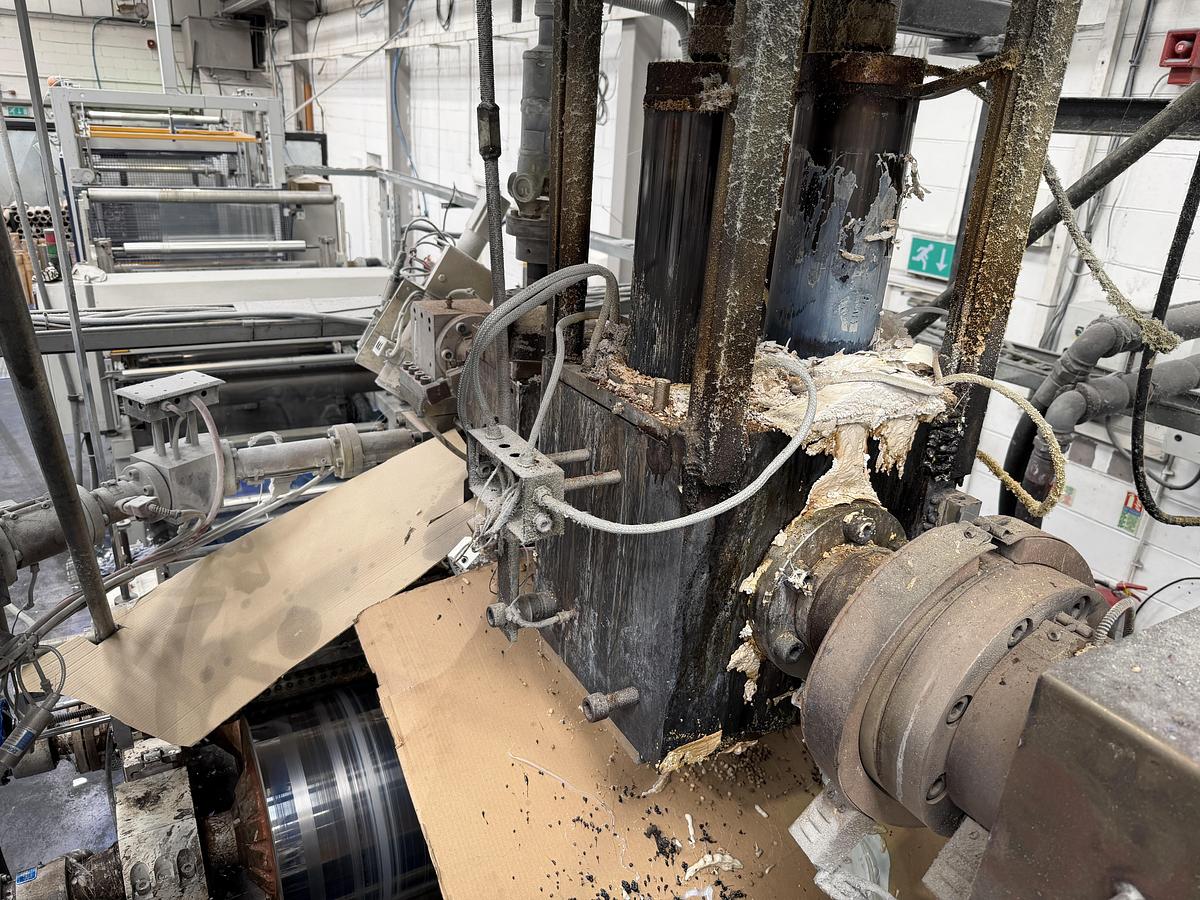 Used 1100mm wide Kentya coextrusion PET sheetlinewith 73mm twinscrew primary extruder, triple vented. 90kw AC motor, screen changer, gear pump 1100mm die, 3 roll stack, haul off, silicone bath, 2 state winder 2010