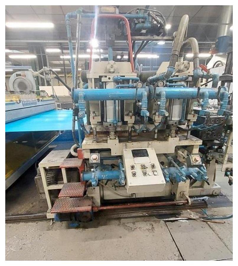 Used Cyclone and dust collection with bag stand