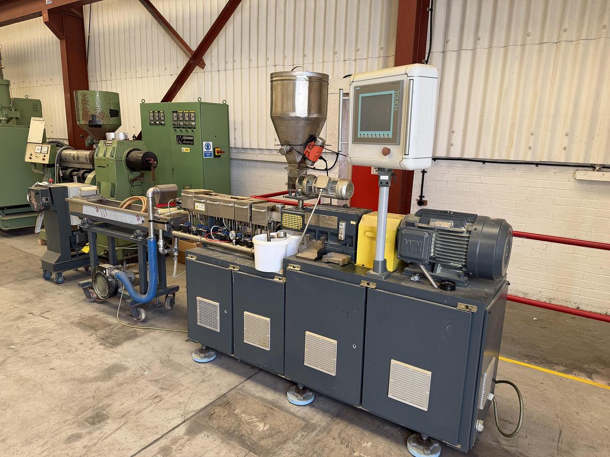 Used 20mm Useon twin screw lab pelletising line with water bath, air knife and pelletiser. 11kw ac motor 2017