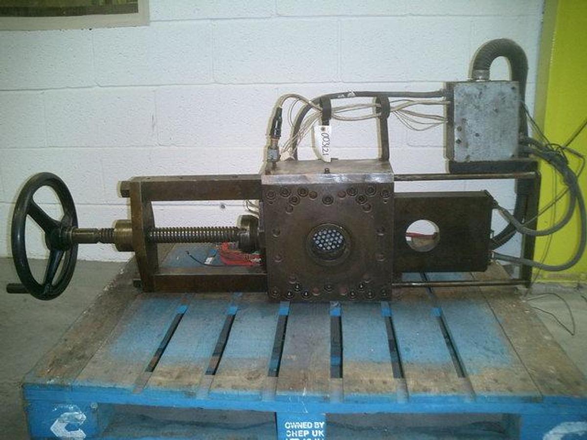 Used 90MM FALZONI MANUALLY OPERATED SCREEN CHANGER