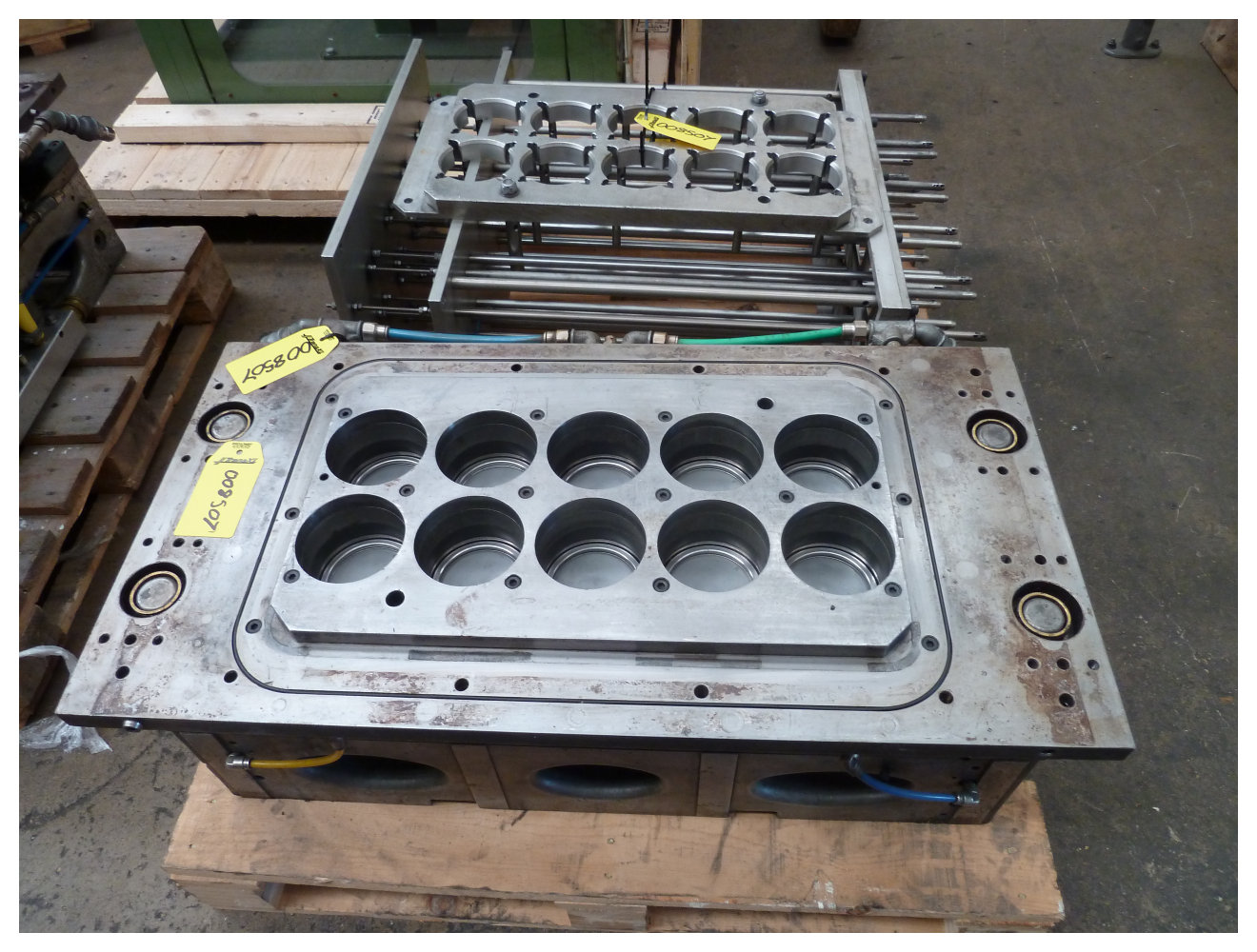 Used 97 10 impression lid tool  for illig 58/3 former