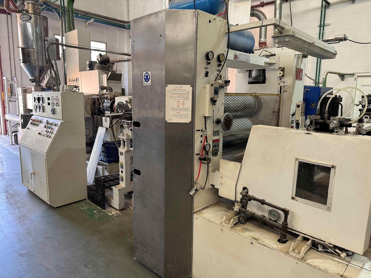 Used 1300mm wide Welex coextrusion sheet line with 120mm and 63mm extruders, 1300mm die, 1350x450mm roll stack, haul off winder. Crystalliser, dryer. 1997