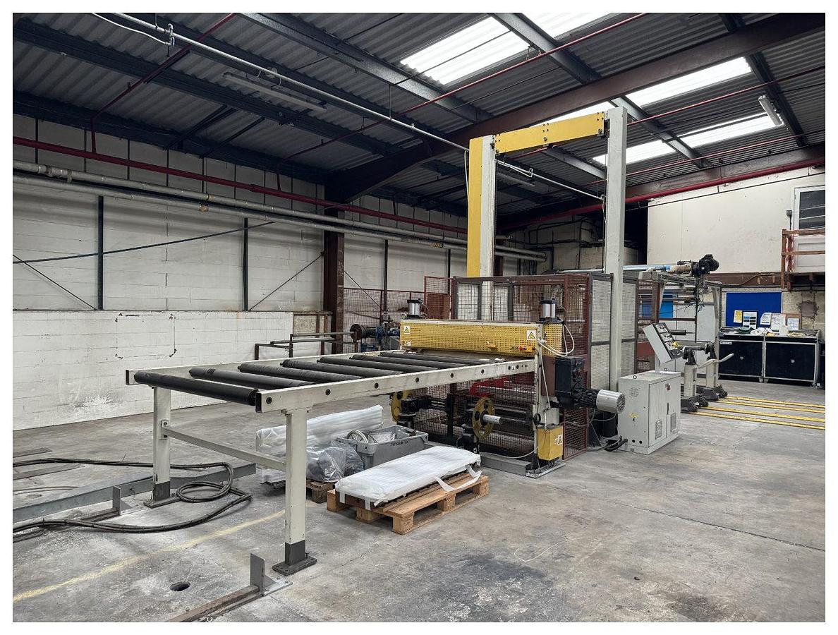 Used 1500mm twin screw Jwell sheet line. 80mm twin extruder, gear pump, 1300mm die. 1500mm 3 roll stack, haul off accumulator. Winder 2014