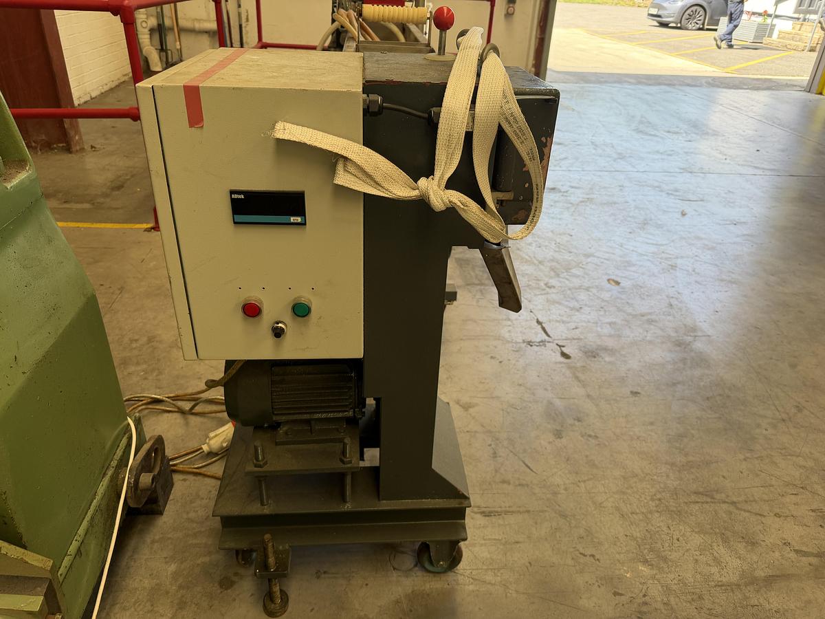 Used 20mm Useon twin screw lab pelletising line with water bath, air knife and pelletiser. 11kw ac motor 2017